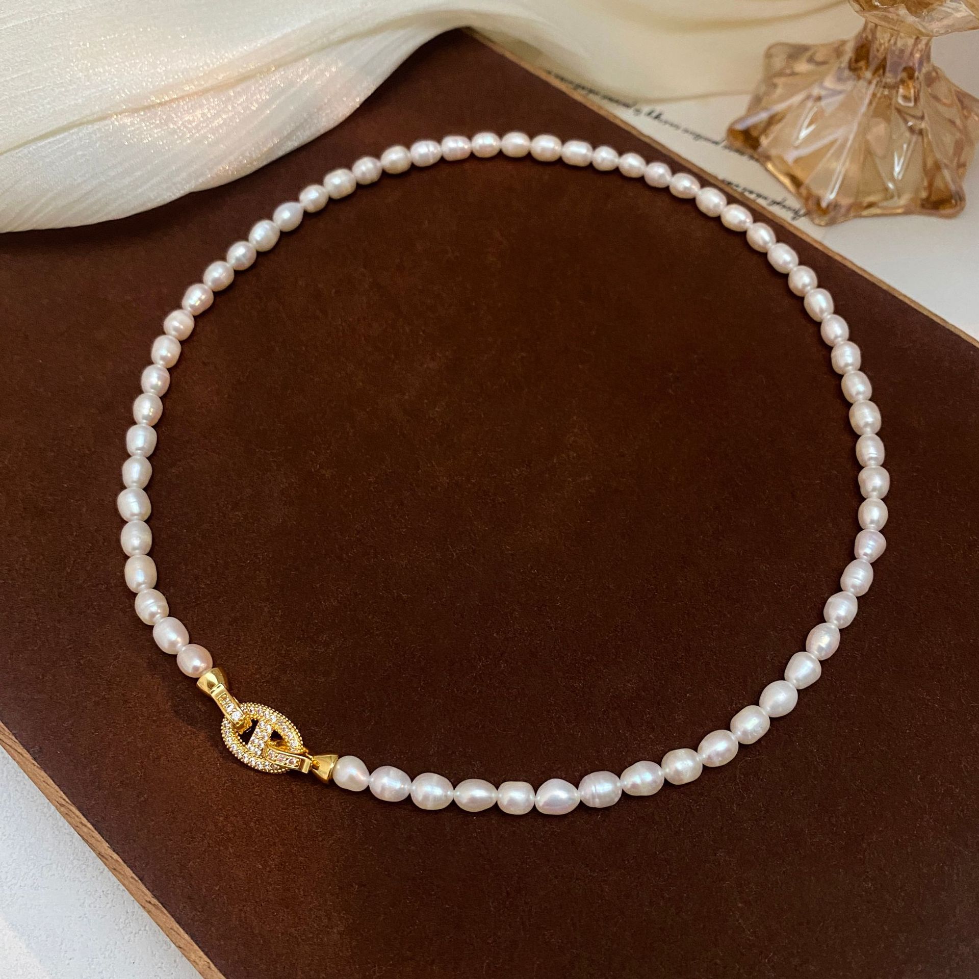 Pearl Trim Chain - عالية الجودة العصرية لامعة كريستال الصليب
