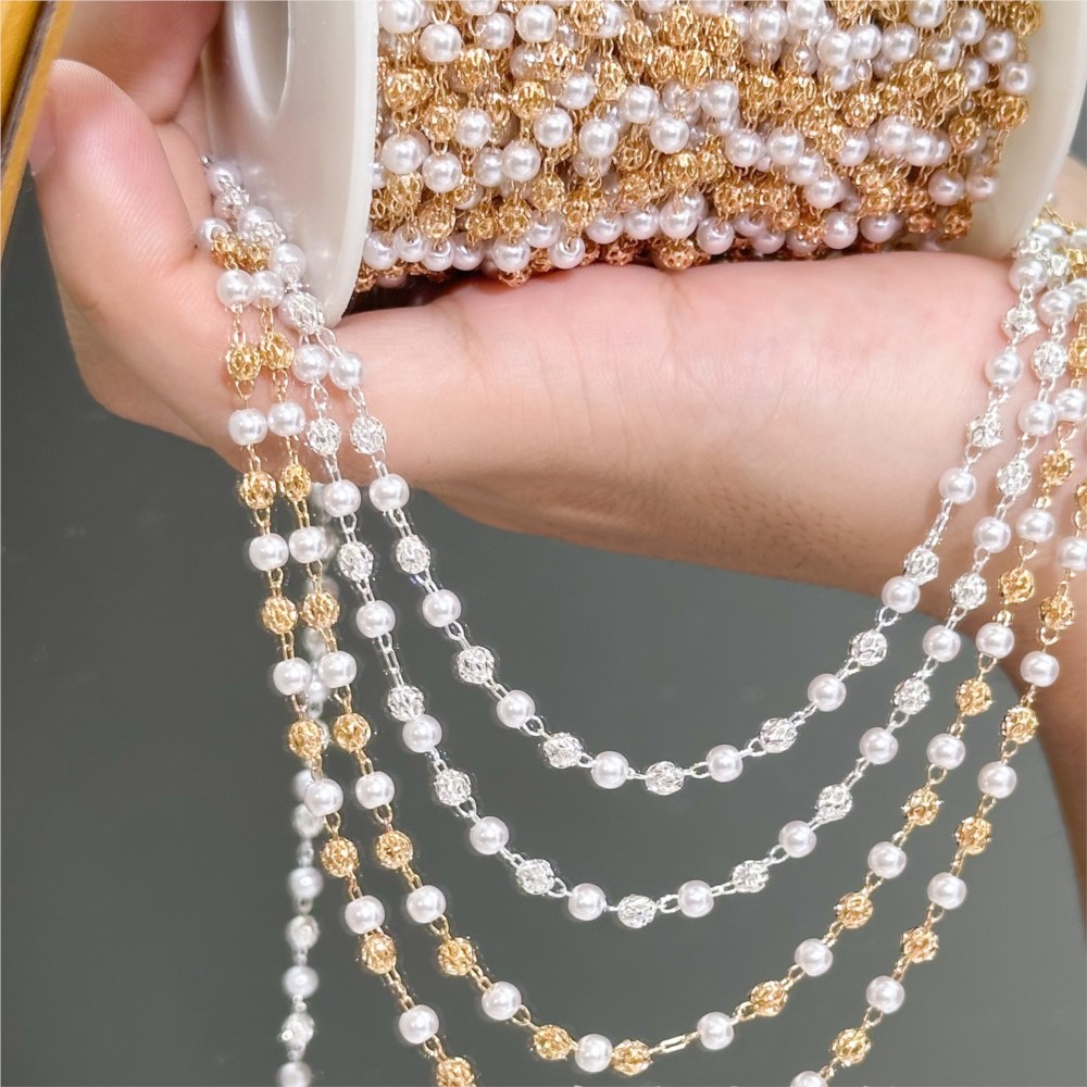 Pearl Trim Chain - سلسلة نحاسية مزينة باللؤلؤ الصناعي بطول