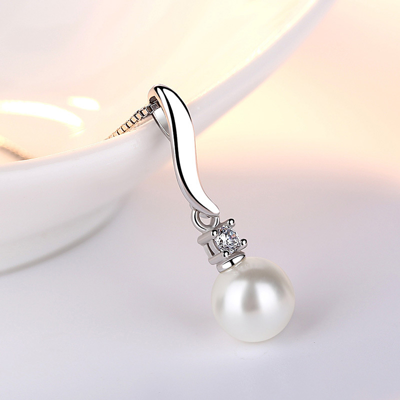 قلادة من الفضة الإسترليني عيار - مراجعة Pearl Trim Chain وسعره