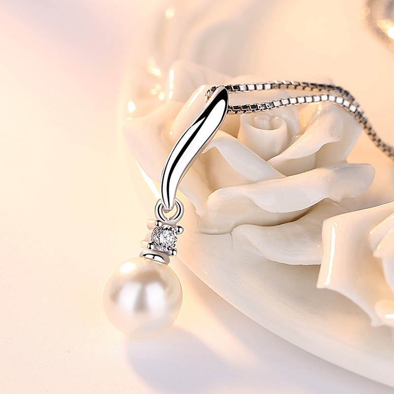 قلادة من الفضة الإسترليني عيار - مراجعة Pearl Trim Chain وسعره